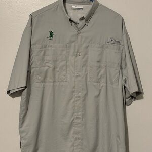 Columbia Omni-Shade performance Fishing gear Men’s medium light grey shirt